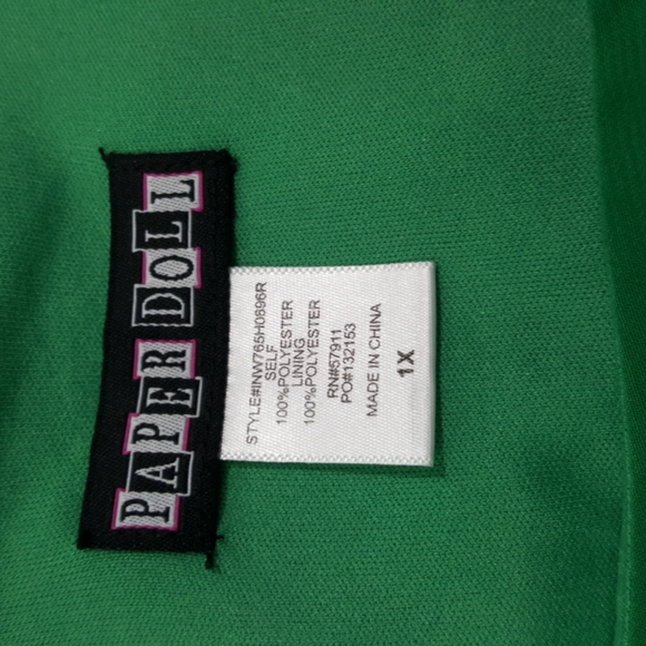 PAPER DOLL Kelly Green Pleated Midi Dress (1X) - Picture 8 of 9